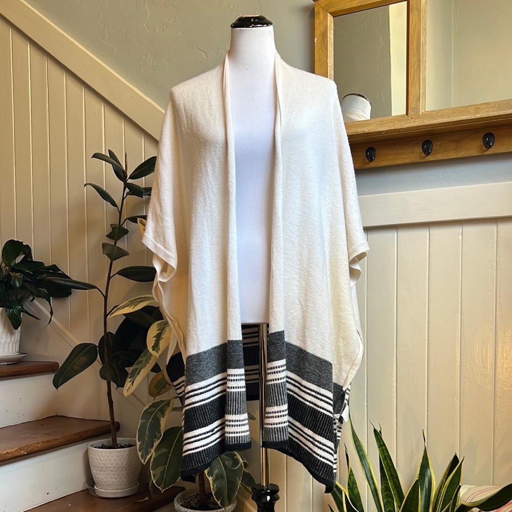 Vince Cream and Gray Wool and Cashmere Blend Wrap Shawl Poncho